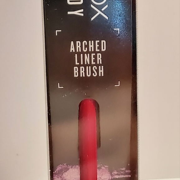 SMASHBOX Arched Eye Liner Brush High-Tech Synthetic Fibers / New In Box - Picture 3 of 5